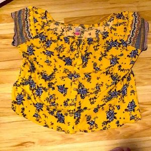 No Boundaries Floral blouse/ Top size XL